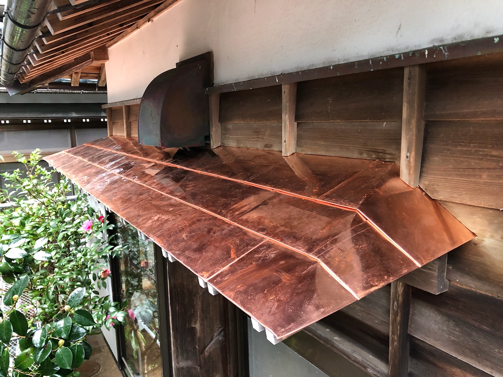 霧除け屋根材「銅板」の特徴