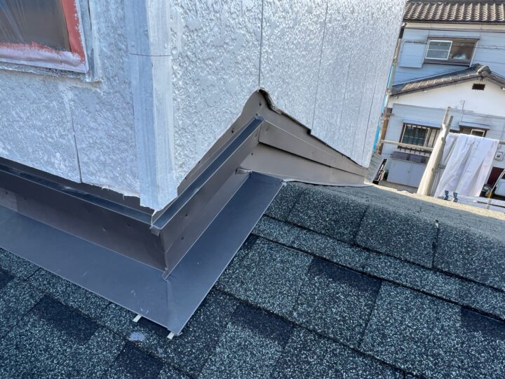 屋根棟部分のカバー工法