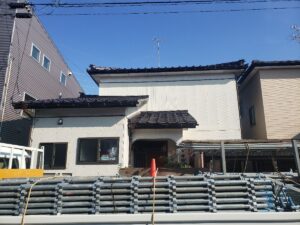 新潟市東区K様邸：施工事例：屋根の塗替えと雨樋の劣化による全交換工事