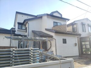 新潟市東区臨海町 S様邸：外壁塗装・屋根塗装・その他工事：凍害が引き起こした外壁の破損