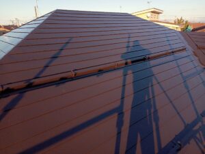 新潟市東区向陽 O様邸：屋根塗装：金属系屋根の塗り替え工事事例