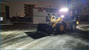 新潟市東区大形本町｜らーめん幸楽苑：駐車場の除雪作業事例