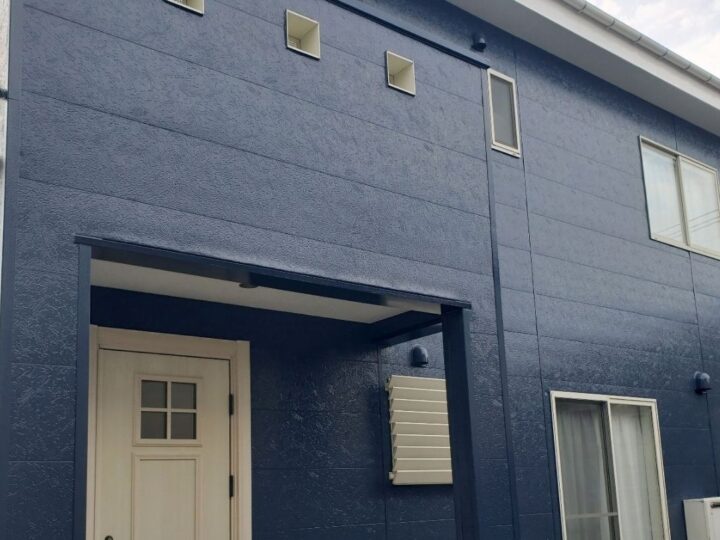 新潟市東区牡丹山U様邸｜外壁・屋根を深い紺色に塗り替え、シックな外観へ